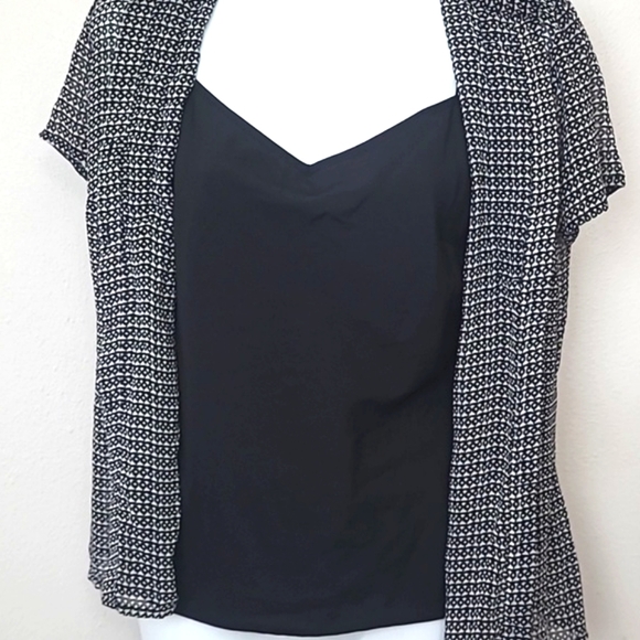 Blouse short sleeve ruffle button down black white print built in camisol Small - Picture 3 of 7
